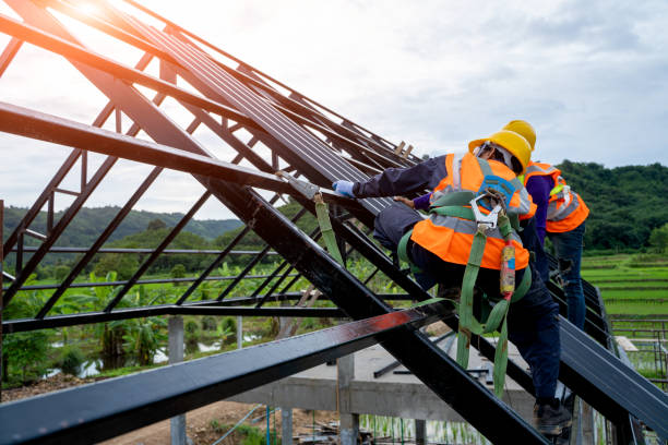 Best Flat Roof Repair Services  in Tomah, WI